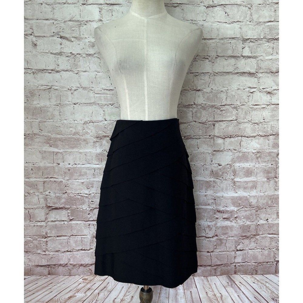 White House Black Market Womens Size 8 Skirt Black Instantly Slimming Tiered NEW